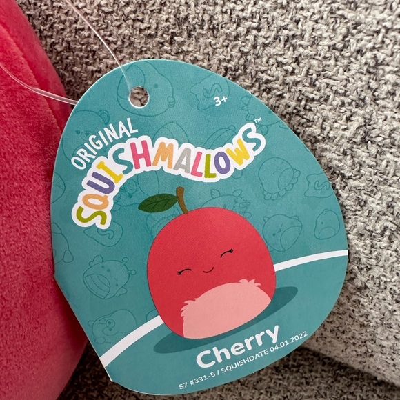 Nwt 🍒 7" Cherry The Christmas Squishmallow - Picture 2 of 5
